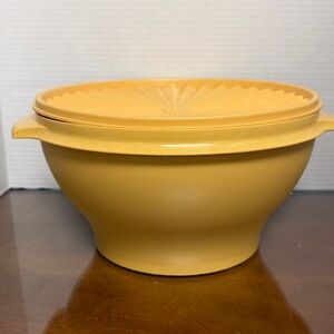 Large Vintage Yellow Tupperware Salad Bowl with Lid 880 881